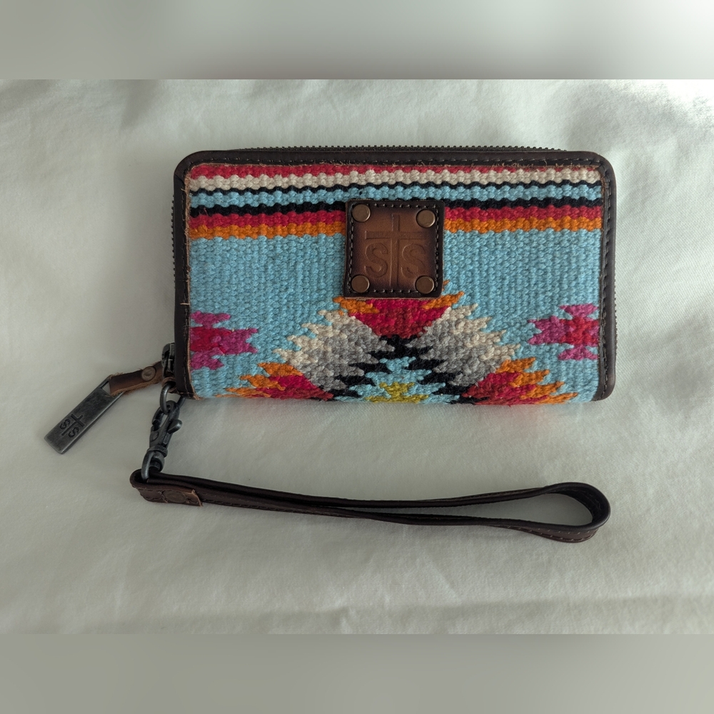 NWOT STS Ranchwear Colorful Patterned Wristlet